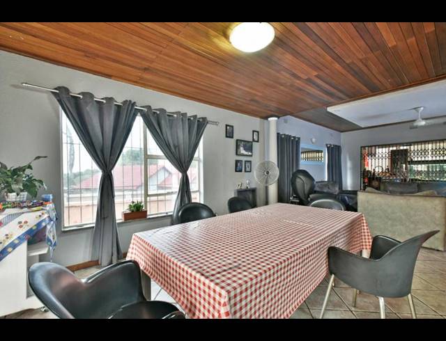 4 BEDROOM HOUSE FOR SALE IN GLENVISTA